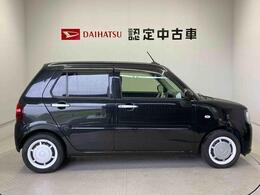車両右側面からの写真になります。車をご覧になりたい時はお気軽に最寄りの店舗へご相談下さい。