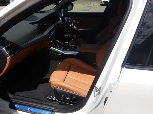 全国納車可能です。最寄りのBMW正規ディーラーにて、保証修理可能です。遠方のお客様もご安心ください