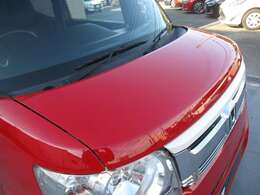 しっかり閉まる＆塗装もキレイ！エンジンルームの状態もチェック済み◎