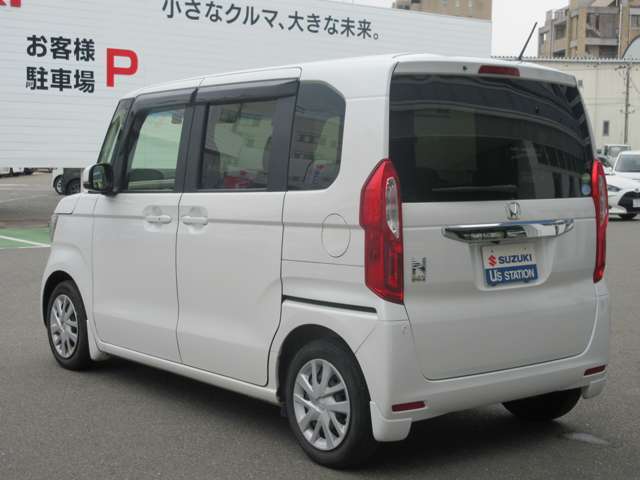 お車の隅々まで綺麗に致します☆