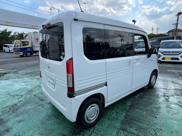 自社整備工場、鈑金塗装工場を完備しておりますので納車後も安心です。