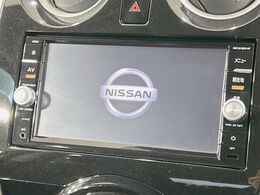 【純正ナビ】人気の純正ナビを装備。オーディオ機能も充実しており、Bluetooth接続すればお持ちのスマホやMP3プレイヤーの音楽を再生可能！毎日の運転がさらに楽しくなります！！