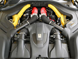 3.9L V8ターボエンジンは600馬力を発揮します。