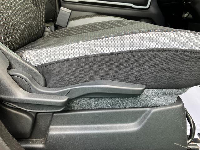 運転席にシートリフター装備です！