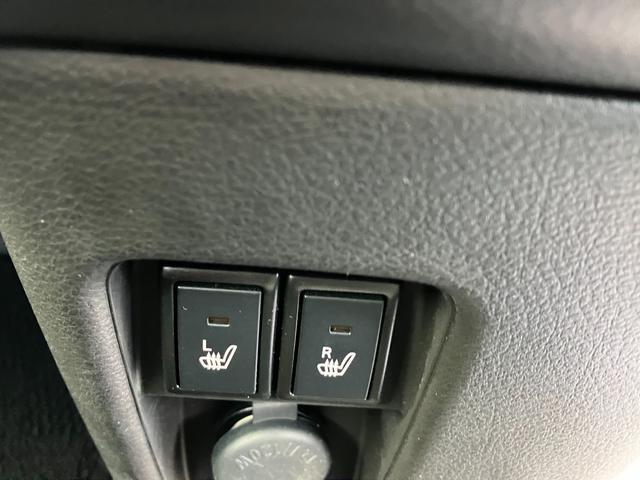 フロント両席に冬も暖かシートヒーター装備です！