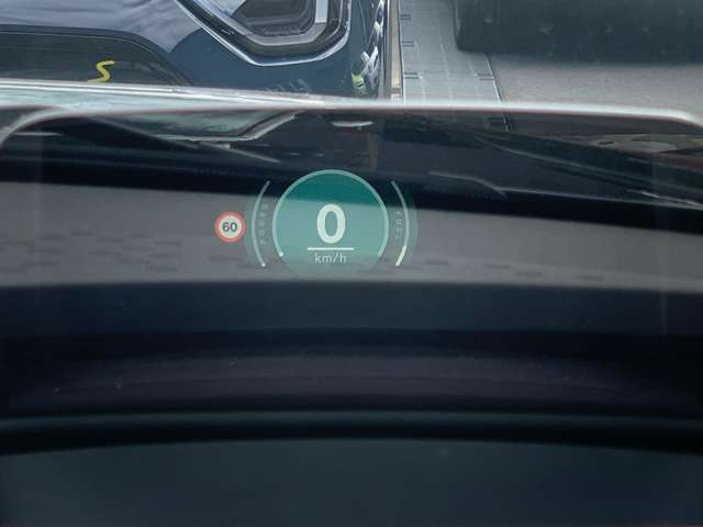 弊社お客様より頂いた下取車やデモカーが在庫の殆どを占めています。車の経歴や整備記録が分かり、ご安心してお車をお選び頂ける正規ディーラーならではのラインナップでございます。
