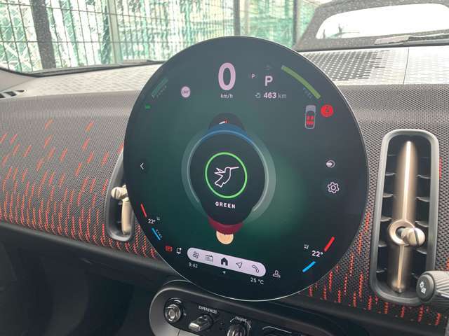 弊社お客様より頂いた下取車やデモカーが在庫の殆どを占めています。車の経歴や整備記録が分かり、ご安心してお車をお選び頂ける正規ディーラーならではのラインナップでございます。