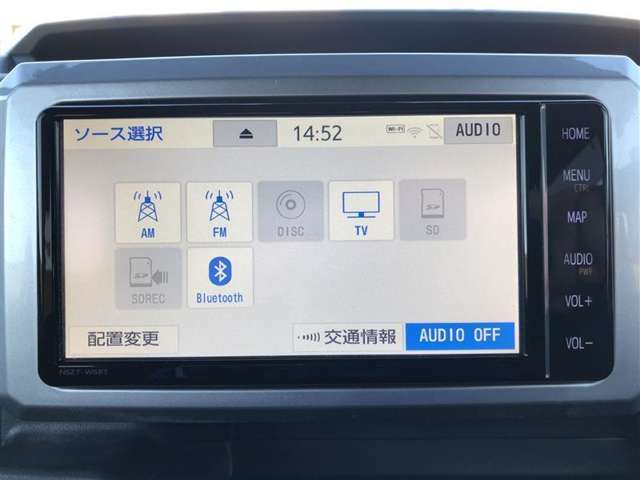 Bluetooth（ブルートゥース）接続機能付き。スマートフォンなどからお気に入りの音楽をワイヤレス再生できます。ドライブがさらに楽しくなりますね。
