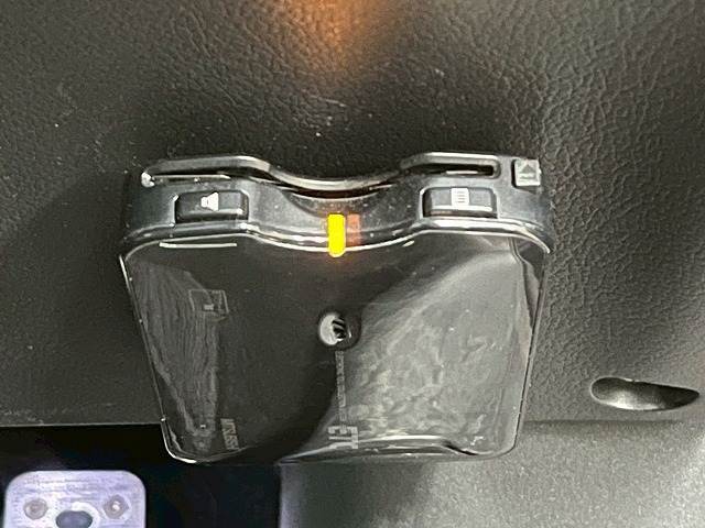 【ビルトインETC】で高速道路もスムーズに乗り降り可能で、ご納車直後からの遠距離ドライブも可能です。