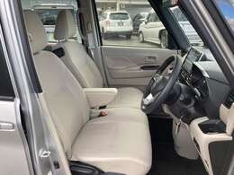 座面の高さ調整が可能なシートアジャスター付き