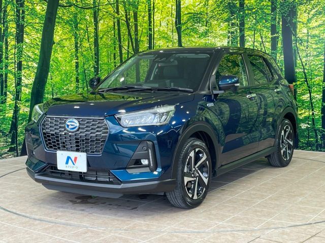大好評のボディコーティング「弾スプラッシュコート」もご納車までに施工可能。通常のガラスコートと異なる、耐久年数6年の無機質ガラスコーティングが、ボディをキレイな状態に保ってくれます。