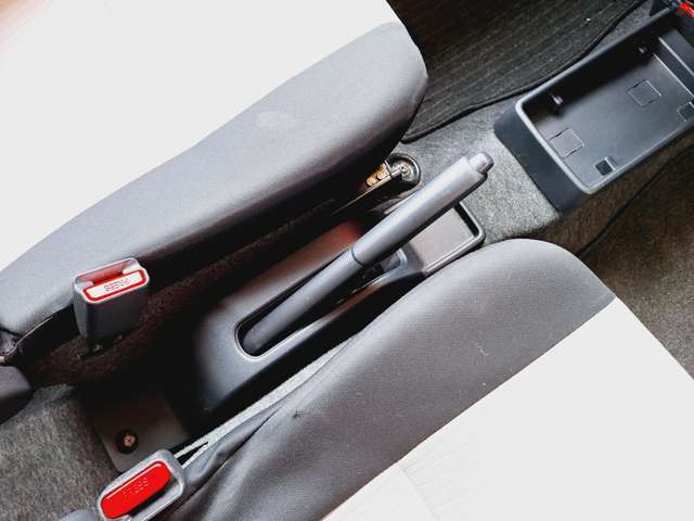 手で引くタイプの駐車ブレーキです。