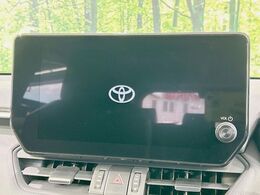 【10.5インチナビ】高級感とインパクトのある大画面ナビを装備。各種オーディオ操作はもちろん、スマホ連携もできる利便性の高いナビです♪