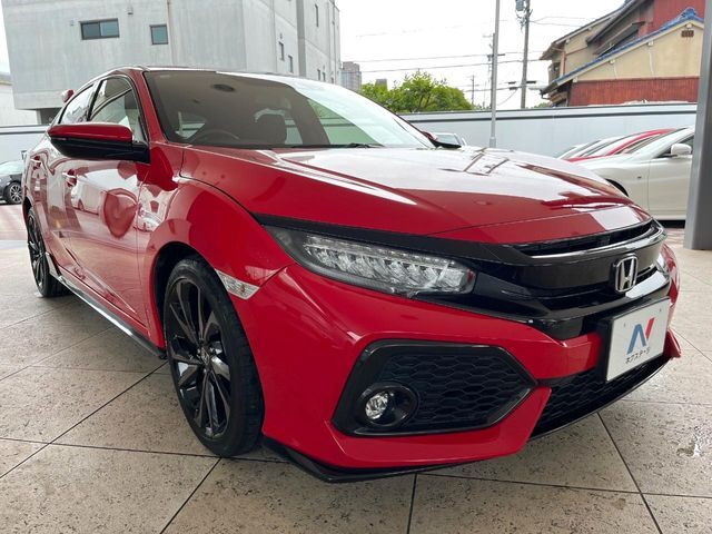 大好評のボディコーティング「弾スプラッシュコート」もご納車までに施工可能。通常のガラスコートと異なる、耐久年数6年の無機質ガラスコーティングが、ボディをキレイな状態に保ってくれます。