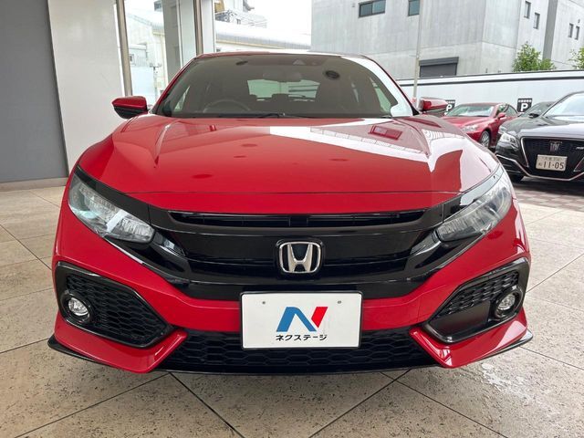 弊社では、全車『修復歴なし』のお車のみ取り扱っております。専任バイヤーによる厳選した仕入れの後、入庫後の車両チェックを行い、ネクステージが認定した高品質な中古車をご提供しております。