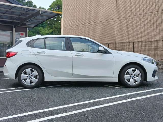 車両販売以外にも整備や車検、鈑金、ドラレコやAftermarketナビ取り付け、ガラスコーティング施工なども専門店ならではの安心価格にて対応可能です。