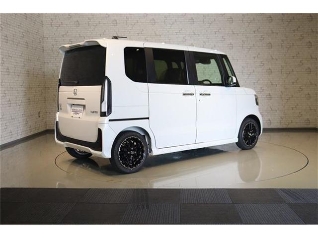 当社グループにてカー用品エクステリア＆ナビ、パーツインテリアもカスタムOKです！ご相談お待ちしております！