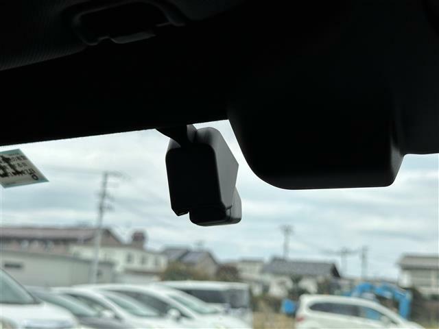 【ドライブレコーダー】運転中の記録を残します。事故などを起こしてしまった際、起こされた時の証拠を残します。その他、カー用品も取り揃えておりますのでご相談下さい。