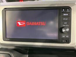 【純正ナビ】人気の純正ナビを装備。オーディオ機能も充実しており、Bluetooth接続すればお持ちのスマホやMP3プレイヤーの音楽を再生可能！毎日の運転がさらに楽しくなります！！