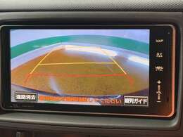 バックカメラがついて後方確認が簡単にできます！苦手としている車庫入れ等も安心して出来ますね！凄く需要の高い装備ですので、最初から付いていれば言う事なしですよね！？