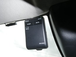 ◆ドライブレコーダー◆映像・音声などを記録する自動車用の装置です。　もしもの事故の際の記録はもちろん、旅行の際の思い出としてドライブの映像を楽しむことができます。