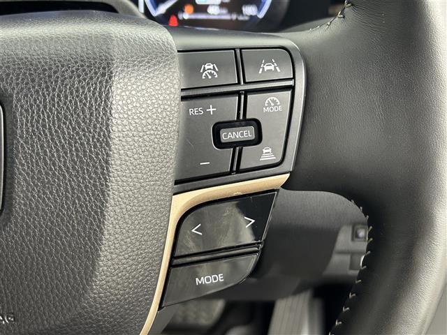 【　アダプティブクルーズコントロール　】設定した車速内で自動で加減速♪先行車との車間距離を適切に維持した追従走行が可能です♪