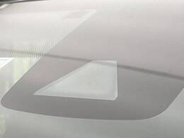 【トヨタセーフティセンス】走行中に前方の車両等を認識し、衝突しそうな時は警報とブレーキで衝突回避と被害軽減をアシスト。より安全にドライブをお楽しみいただけます。