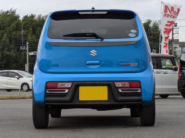 「当社のこだわり」入庫後のお車は選任スタッフによる細部清掃を実施しております。足回り、エンジンルーム、室内、室外を隅々まで綺麗にしております。展示車はキレイです。全国配送も可能ですのでご相談下さい！