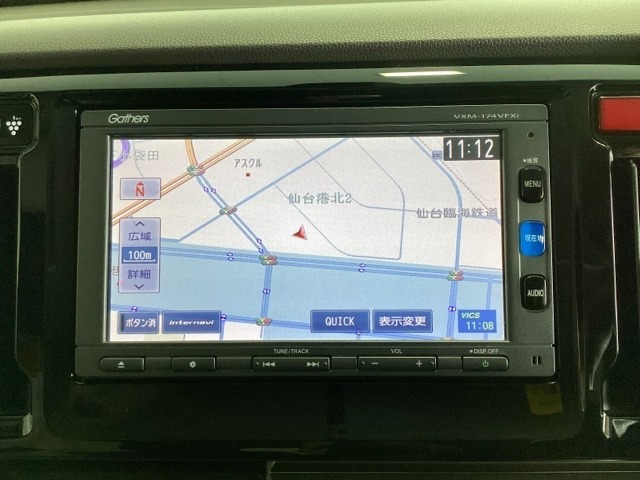 ナビゲーションはフルセグTV対応のGathers純正メモリーナビを搭載しています。Bluetoothオーディオ機能がありますので、スマートフォンなどの音楽も再生できます。