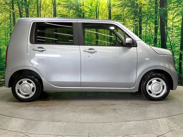 弊社では、全車『修復歴なし』のお車のみ取り扱っております。専任バイヤーによる厳選した仕入れの後、入庫後の車両チェックを行い、ネクステージが認定した高品質な中古車をご提供しております。