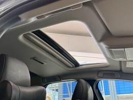 【サンルーフ】人気メーカーオプション。開放感溢れる車内を演出します☆