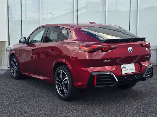 この度は弊社認定中古車をご覧いただき誠にありがとうございます。弊社はBMW 正規ディーラーですので遠方のお客様も安心してご購入下さい。ご不明な点がございましたらお気軽にお申し付けください。