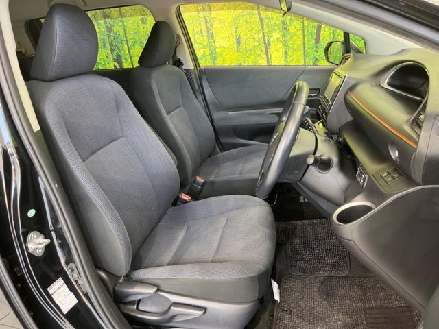 運転席シート廻りは使用感も少なく、良好な状態となっています。丁寧に使われていたことがよくわかりますね。