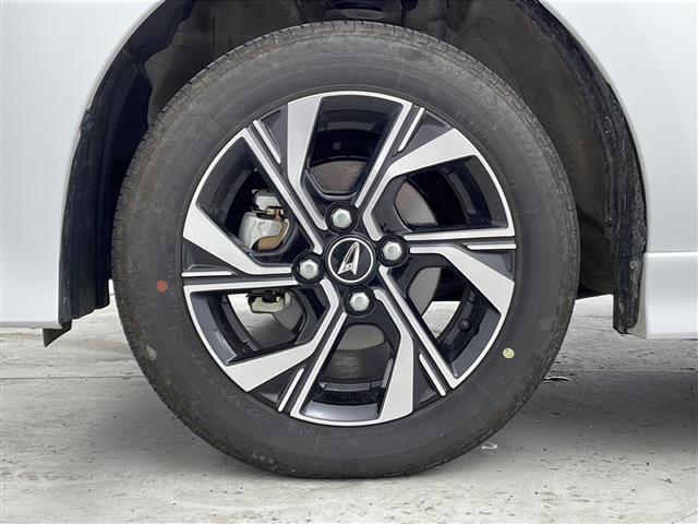 【純正15インチアルミホイール】専用のアルミなので、お車のイメージにぴったり！！社外のアルミやスタッドレスタイヤも取り扱いございます！！ドレスアップもカスタマイズもお任せください！！