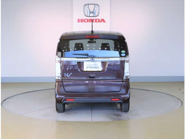 ご納車までの期間ですが、県内のお客様は1、2週間、県外のお客様は2、3週間ほどでご納車が可能となります。但し、お支払いや書類の状況によっては多少の前後もありますので、その際には何卒ご了承下さい。