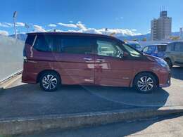 走行距離無制限で1年間の保証付き。ディーラー店なのでお客様のカーライフ全てをサポートします♪