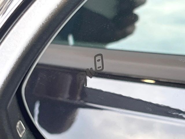 ●ブラインドアシストセンサー：視角からの車を感知し、ドライバーが車線変更を行う際に、警告音と共に注意を促してくれる安全支援機能です！