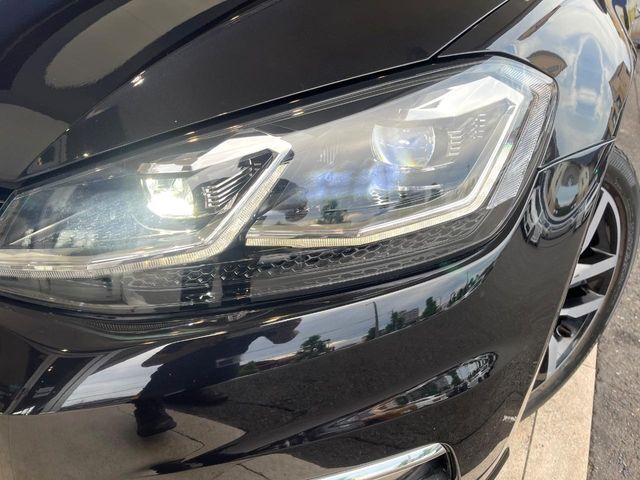 ●LEDヘッドライト：夜間走行時も良好な視界を確保し安心して運転できる高輝度LEDヘッドライトを装備！点灯速度が早く、消費電力も抑えられています。