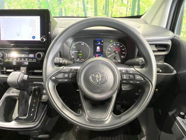 【ステアリングスイッチ】運転中、前方から目線をそらすことなく、オーディオ等の操作が可能な便利機能！安心＆快適なドライブを演出してくれます♪