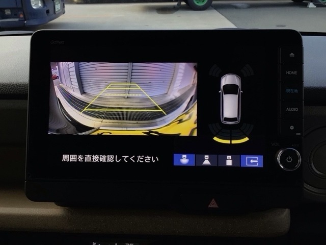 バックカメラが付いているので、車庫入れもラクラクです♪更にバンパーに取り付けられたソナーセンサーで、障害物を音とナビゲーション画面で知らせてくれます♪