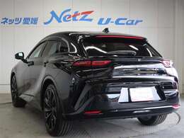 目を引く美しさと、走りのよさを感じさせるこの形こそ、クラウンスポーツのデザインの象徴。