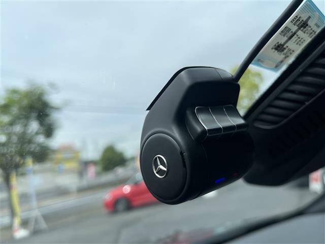 ◆安心・安全なカーライフに必須のドライブレコーダーを装備！走行中はもちろん、あおり運転や事故に遭遇した際の状況も映像で記録し、万一のリスクに備えます。