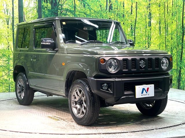 大好評のボディコーティング「弾スプラッシュコート」もご納車までに施工可能。通常のガラスコートと異なる、耐久年数6年の無機質ガラスコーティングが、ボディをキレイな状態に保ってくれます。