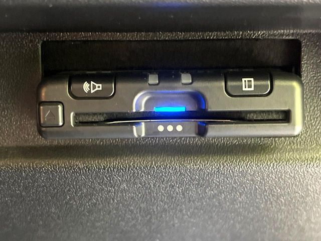 【ETC】高速道路の料金所をストレスなく通過！話題のスポットやサービスエリアに多い「スマートIC」利用時は必須のアイテムです。当店でセットアップを実施、ご納車当日からすぐにご利用いただけます！