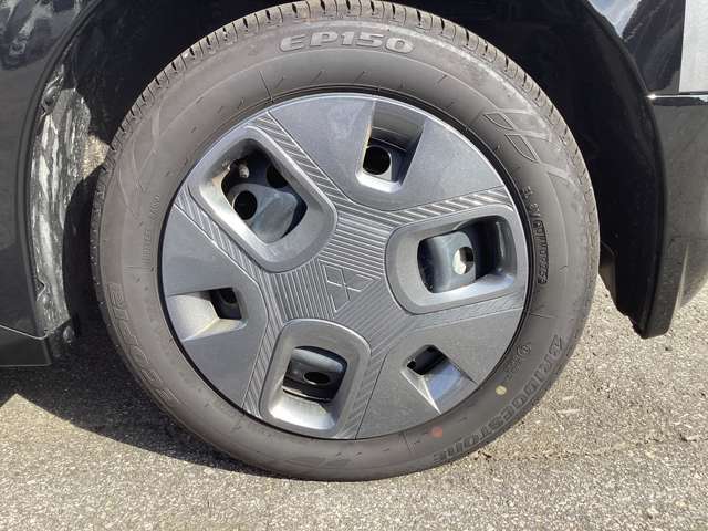 足元を飾るホイールキャップ。傷を付けても交換可能です。