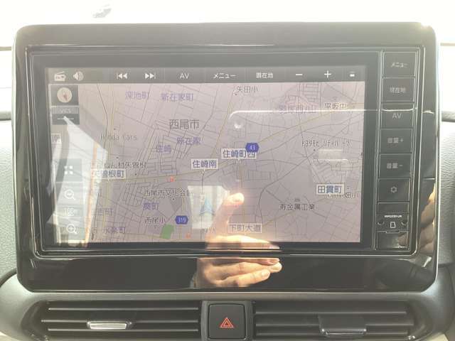 純正ナビゲーションです☆ワイドで明るい液晶画面、簡単な操作方法、多機能ナビゲーション。知らない街でも安心です。