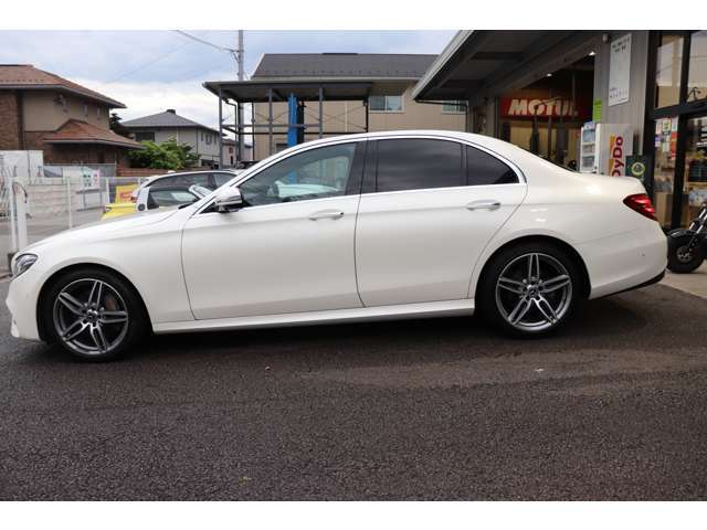 お車ご成約後100項目以上の徹底整備を行い納車を致します。整備費用は車両本体価格に含まれますので余計な費用は掛かりません。