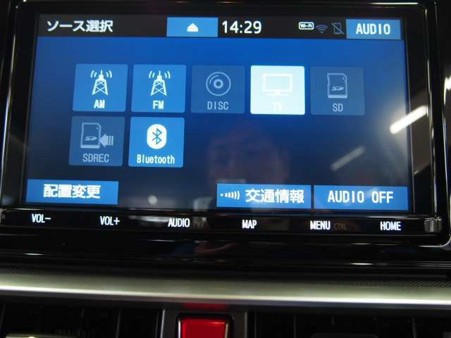 純正9インチSDナビ・フルセグTV・ブルートゥース対応です！（NSZT-Y68T）