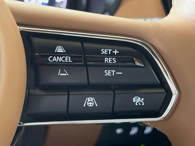 【スマートブレーキサポート】走行中に前方の車両等を認識し、衝突しそうな時は警報とブレーキで衝突回避と被害軽減をアシスト。より安全にドライブをお楽しみいただけます。
