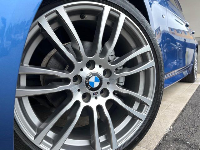 ●オプション19インチアルミホイール：輸入車ならではの卓越した走りを支えるホイールと足回りです！日本車の走りに慣れている方にもぜひ体感して頂きたいほど、高いレベルでまとまっています！
